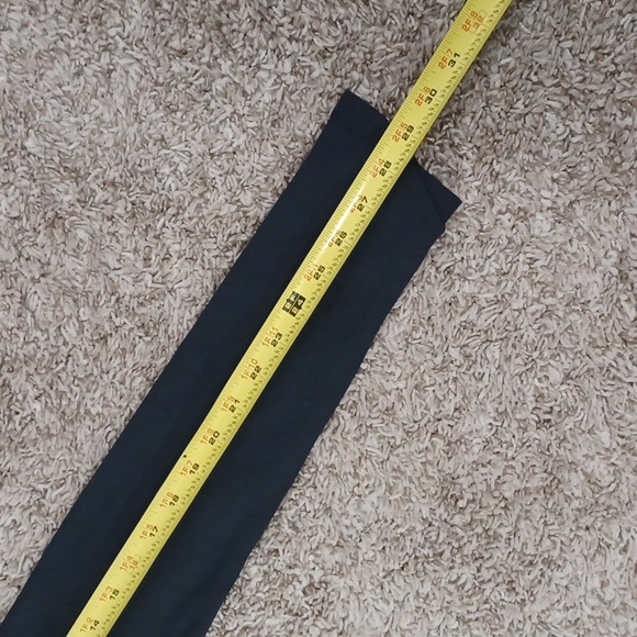 UNDER ARMOUR "fitted" activewear, crew neck, pullover" black top. Size XS. NWT - Picture 9 of 14